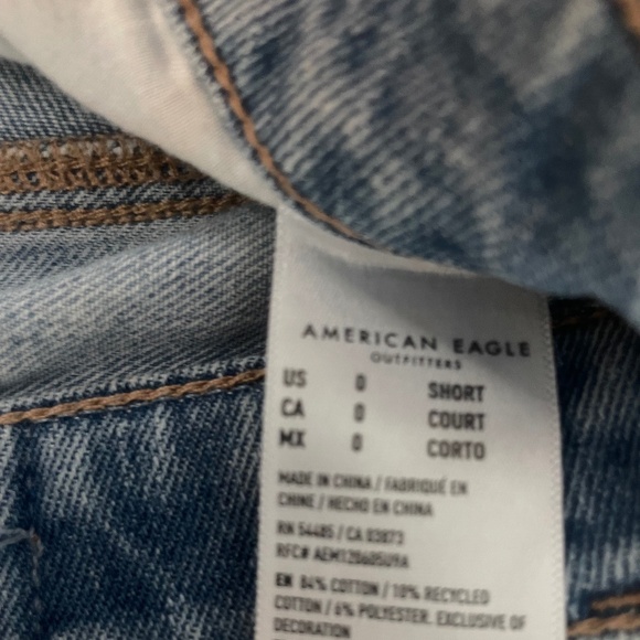 0 Short Ripped American Eagle Jeans - Picture 2 of 3